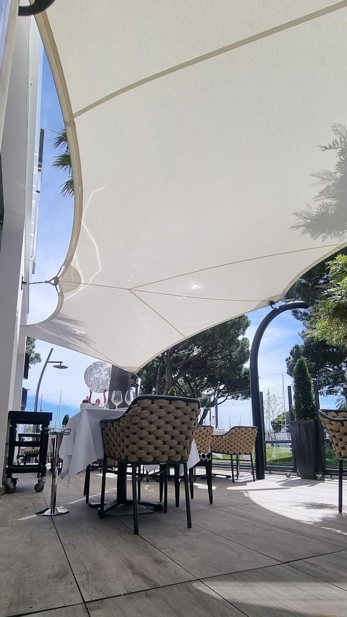 Voile d'ombrage à Villeneuve-Loubet